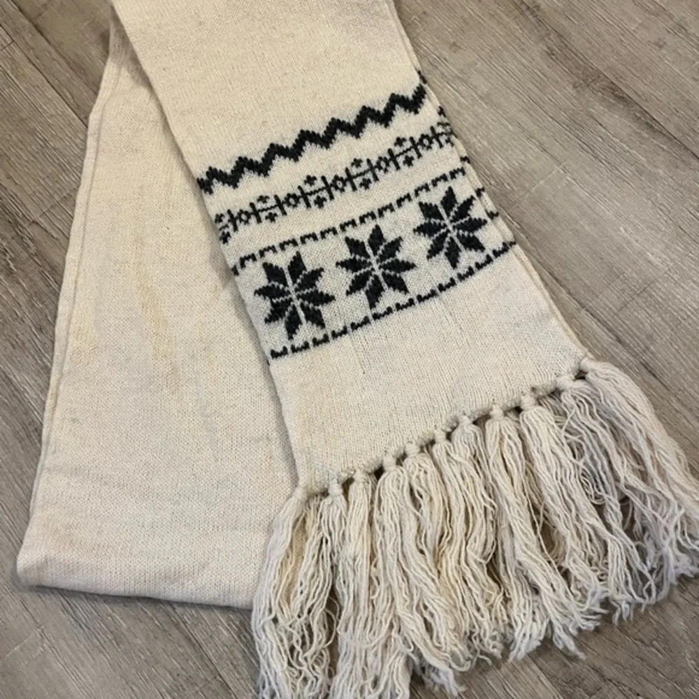 Cozy Cream and Charcoal Grey Fringed 100% Wool Scarf Snowflake Pattern